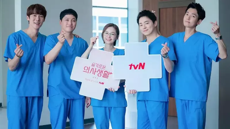Sinopsis Hospital Playlist 2 Episode 8, Gyeo Ul Ketemu Camer, Min Ha Dapat Lampu Hijau dari Seok Hyung?