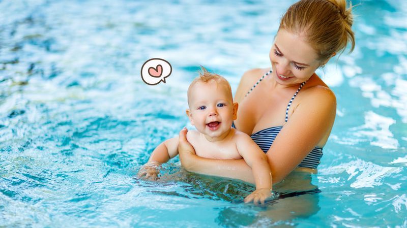 5 Manfaat Mengajarkan Bayi Berenang, Ini Lho, Moms