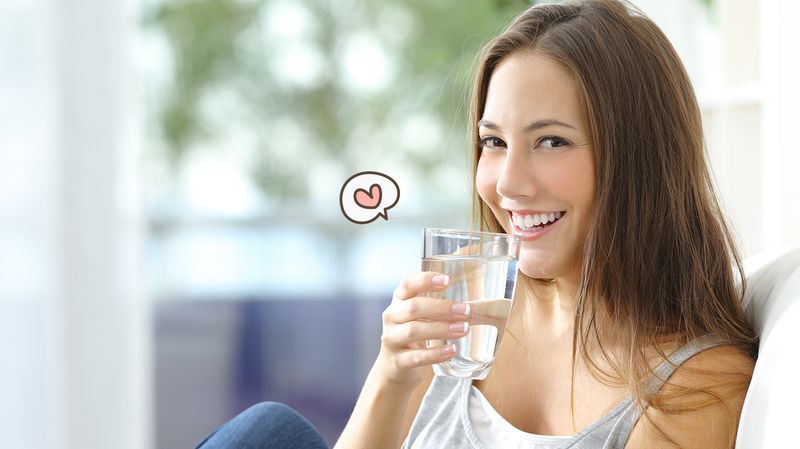 6 Manfaat Minum Air Putih untuk Kecantikan, Ajaib!