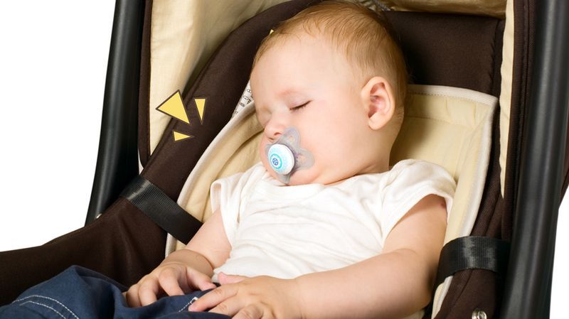 Bahaya Membiasakan Bayi Tidur di Car Seat