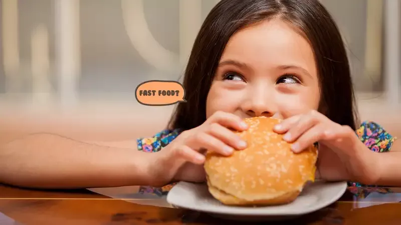 Begini Cara Tepat Memberikan Fast Food kepada Anak