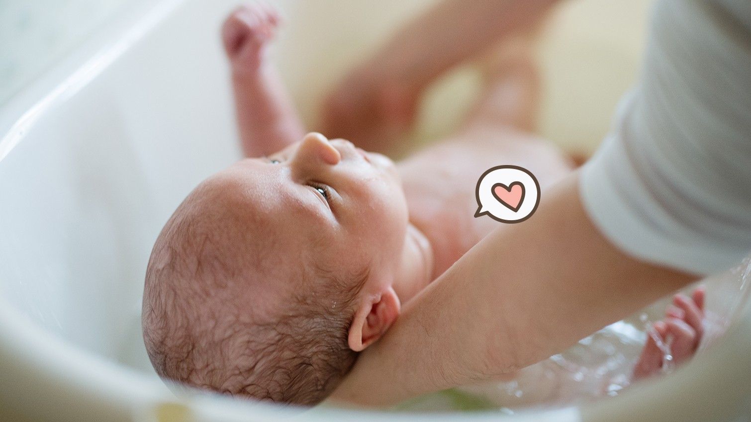 Kenali Manfaat Mandi ASI untuk Bayi