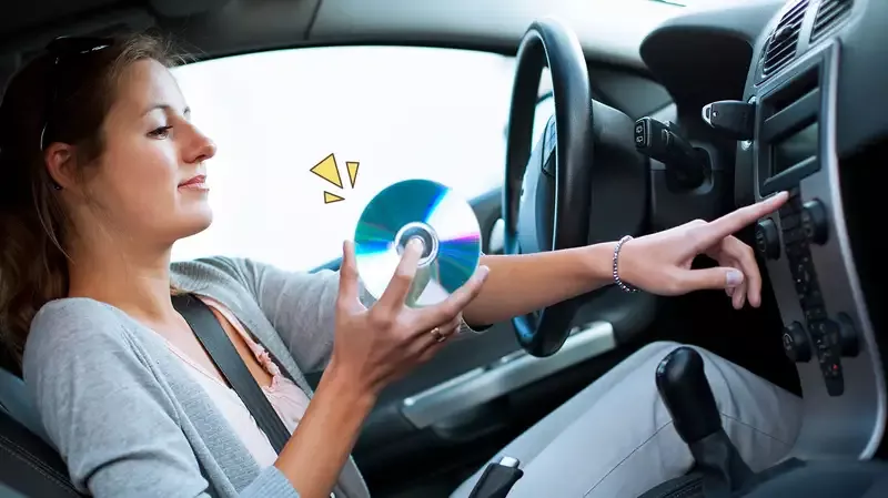 Mendengarkan Musik di Mobil Mengurangi Stres, Benarkah?