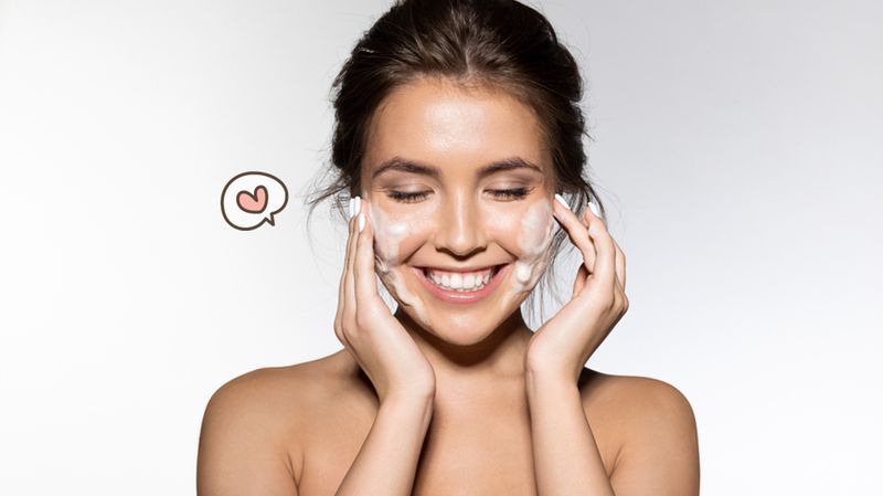 5 Rekomendasi Pembersih Makeup yang Ampuh Membersihkan hingga Ke Pori-Pori