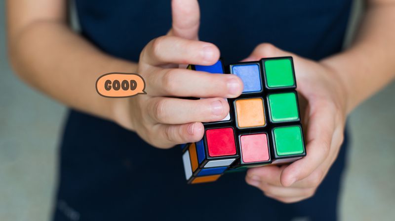 6 Cara Bermain Rubik untuk Anak-Anak dan Manfaatnya