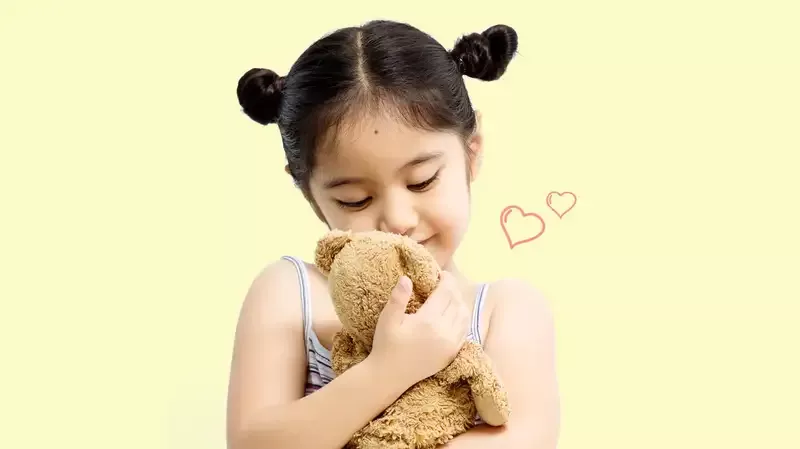 Trik Agar Anak Perempuan Tidak Ketergantungan dengan Boneka Kesayangan
