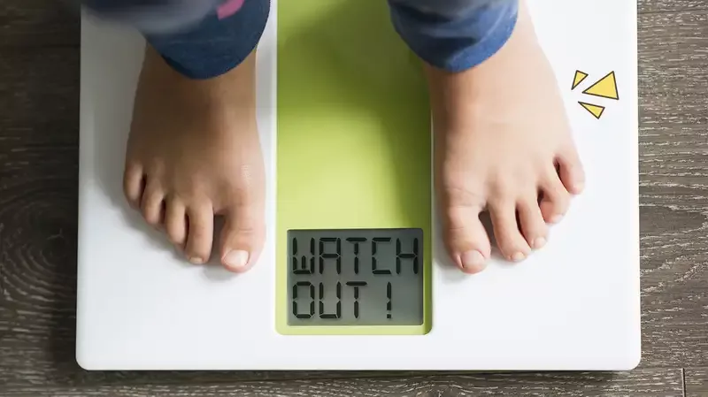3 Cara Bijak Mendorong Anak Menurunkan Berat Badan Tanpa Body Shaming