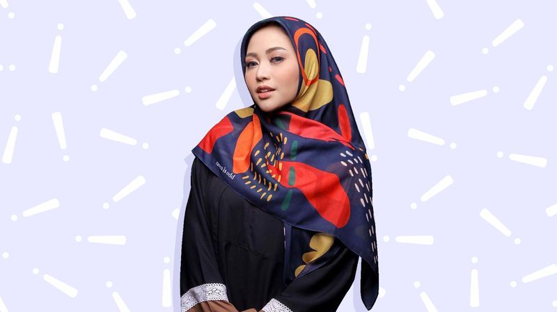 13+ OOTD Hijab Kekinian Ala Seleb untuk Dicontek, Keren dan Fashionable!