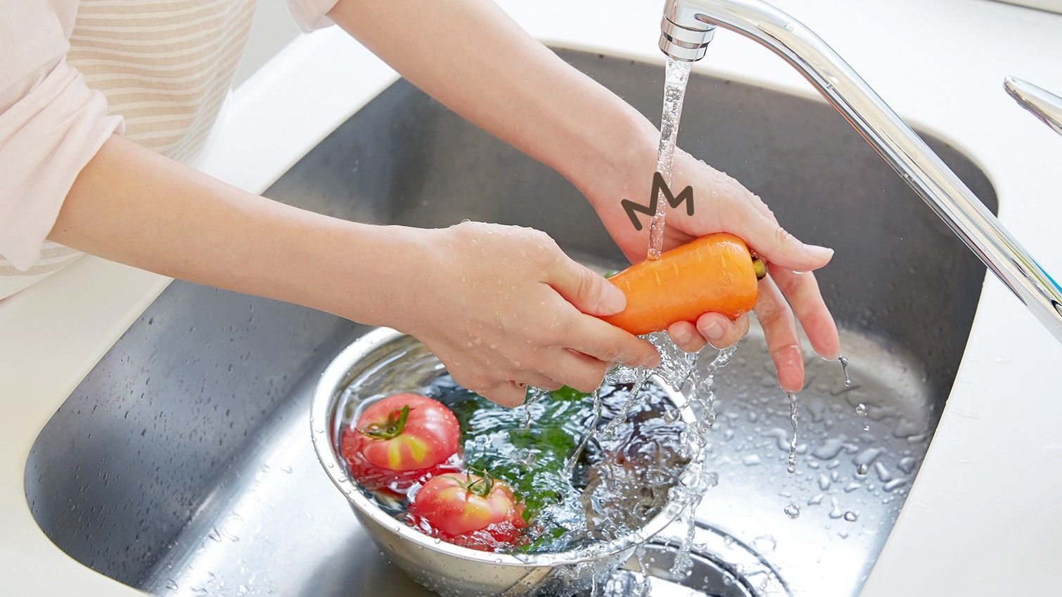 Selain Untuk Kebersihan, Ini Alasan Penting Moms Mencuci Buah dan Sayur