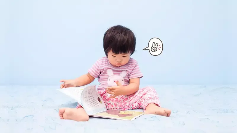 Terapkan 8 Cara Ini Agar Bayi Suka Membaca