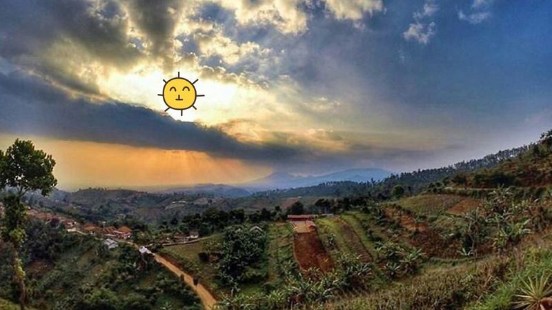 Bukit Moko Bandung, Sajikan Pemandangan Alam dan Langit yang Cantiknya Luar Biasa