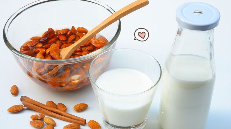 5 Cara Membuat Susu Almond Mudah ala Rumahan, Yuk Coba!