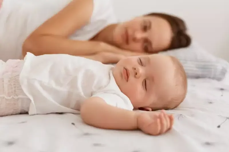 10+ Cara Mengatur Pola Tidur Bayi agar Tidak Bergadang
