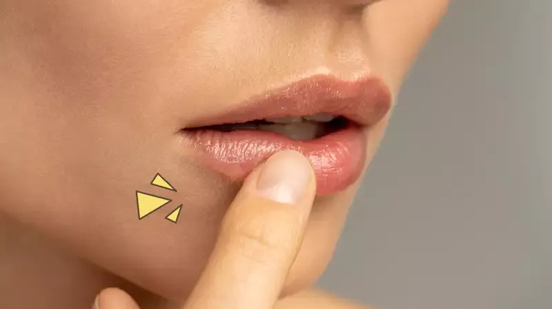12 Arti Kedutan Bibir Kanan Bawah Menurut Mitos dan Medis