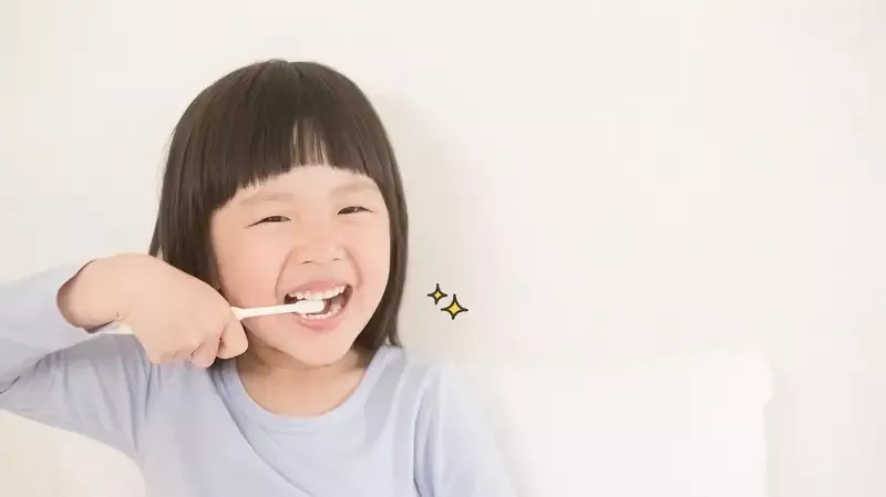 5 Cara Mudah Merawat Kesehatan Gigi dan Mulut Anak