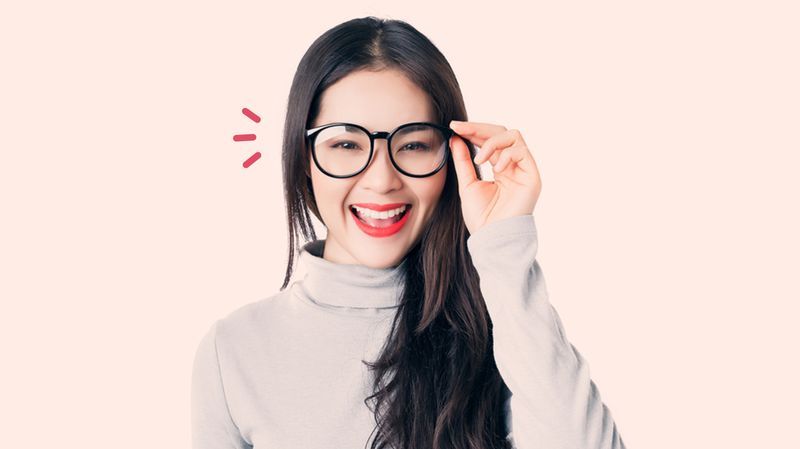 6 Manfaat Kacamata Photochromic yang Bisa Berubah Warna