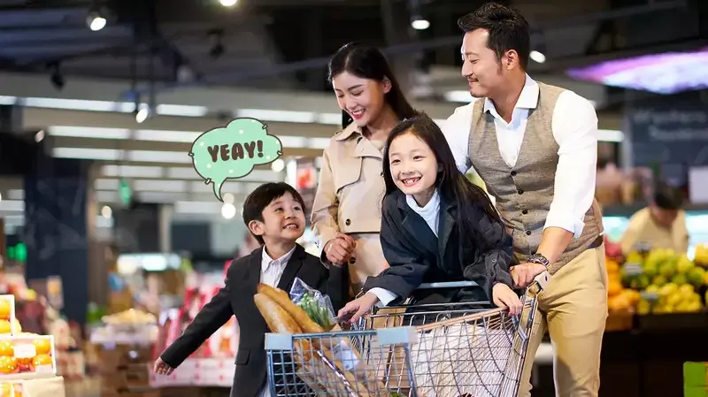Tips Mengajak Anak Berbelanja di Supermarket