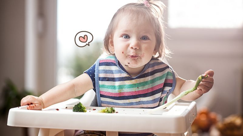 5 Cara Mengajarkan Bayi Makan Sendiri, Mudah!