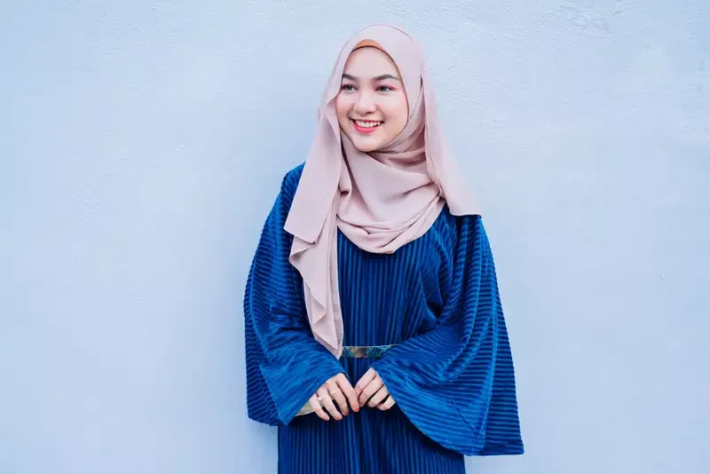 8 Inspirasi OOTD Kondangan Hijab yang Simpel Tapi Tetap Elegan