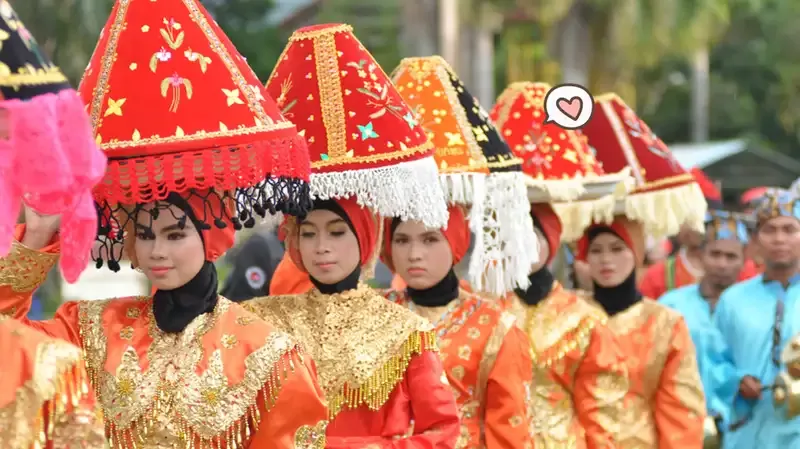 15 Pakaian Adat Sumatera Barat Beserta Aksesorinya Elegan Page All