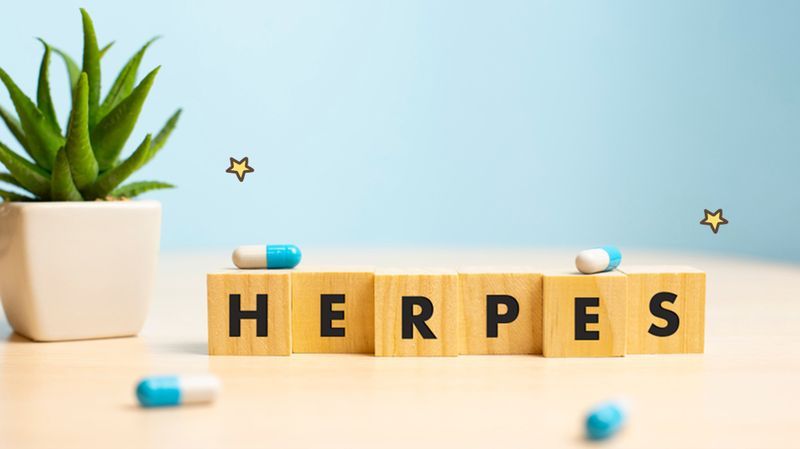 Kenali Pantangan Herpes yang Dilakukan untuk Cegah Penularan