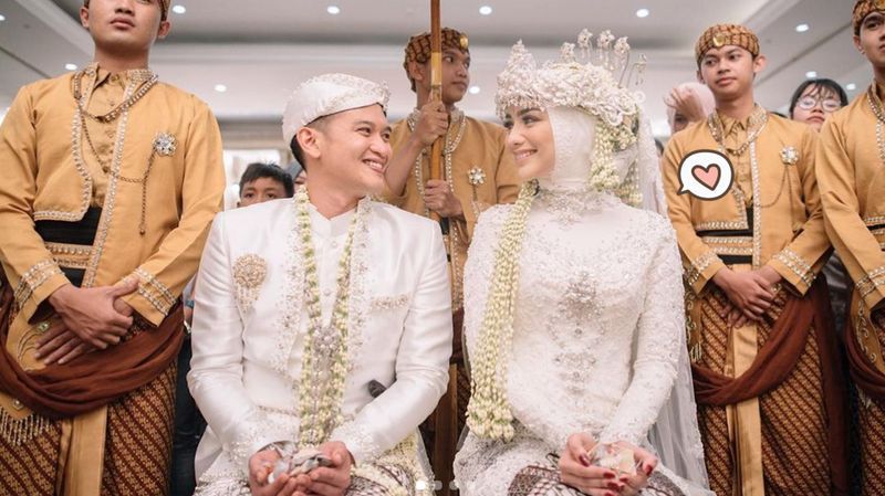 Pernikahan Adat Sunda, Begini Prosesi dan Baju yang Dikenakan Pengantin