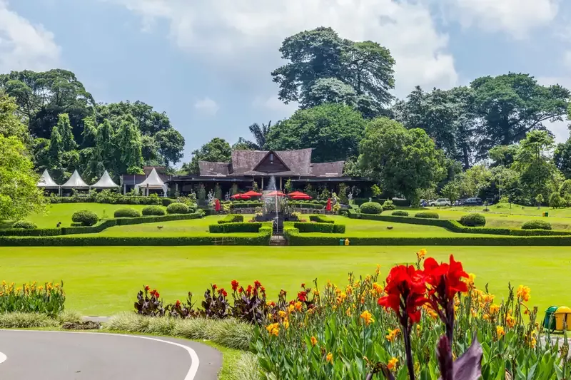 10 Destinasi Wisata Dekat Stasiun Bogor yang Paling Hits | Orami